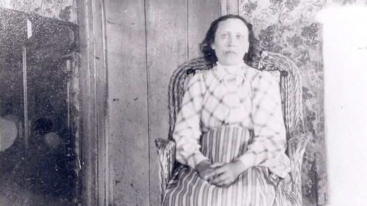 Η αλλόκοτη ιστορία της γυναίκας που έπεσε για ύπνο και ξύπνησε 32 χρόνια μετά
