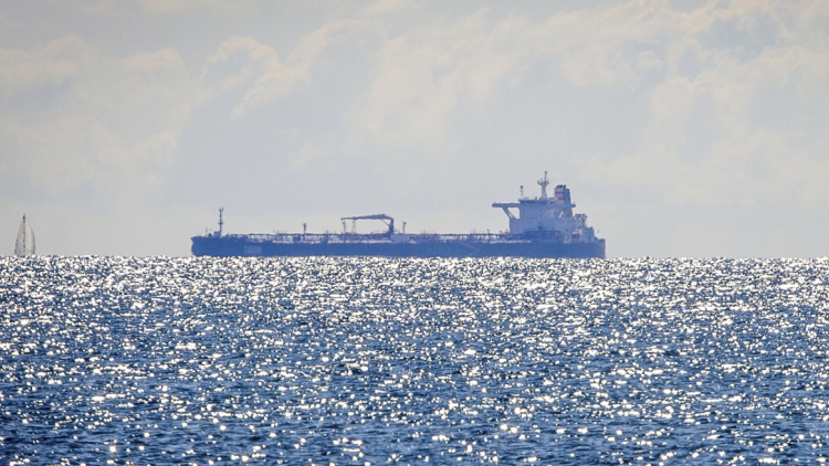 Ιράν: Οι Φρουροί της Επανάστασης κατάσχεσαν πετρελαιοφόρο δεξαμενόπλοιο για «λαθρεμπόριο καυσίμων»