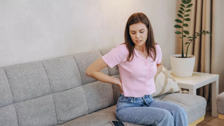 Κύστη κόκκυγος: Aπό το αρχικό σύμπτωμα μέχρι την οριστική αντιμετώπιση – Όλα όσα πρέπει να γνωρίζουμε
