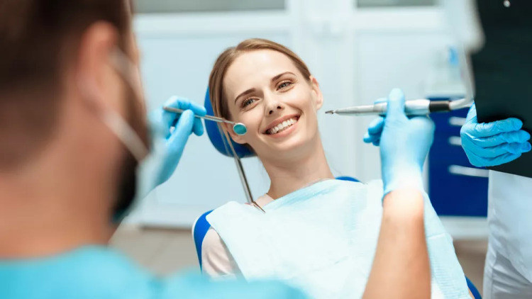 Περιοδοντίτιδα: Η «σιωπηλή» φλεγμονή που απειλεί την υγεία της καρδιάς
