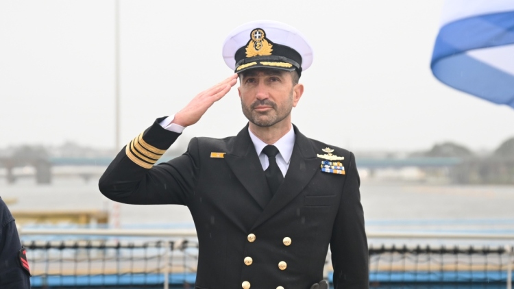 Ποιος είναι ο Αθηναίος αντιπλοίαρχος Ιωάννης Κιζάνης, ο κυβερνήτης στη φρεγάτα «Κίμων»