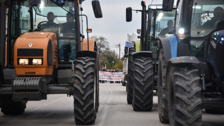 Αλυσιδωτές επιπτώσεις από τις αγροτικές κινητοποιήσεις - Ακυρώσεις κρατήσεων έως και 50% σε Θεσσαλία και Ήπειρο 