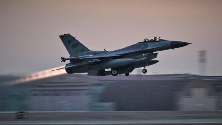 Αεροπορικές επιδρομές των ΗΠΑ κατά του Ισλαμικού Κράτους στη Συρία σε αντίποινα για τον θάνατο δύο στρατιωτών