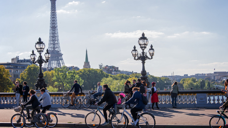 Τέλος τα ποδήλατα: H ευρωπαϊκή πρωτεύουσα που απαγορεύει τη χρήση τους σε πεζόδρομους