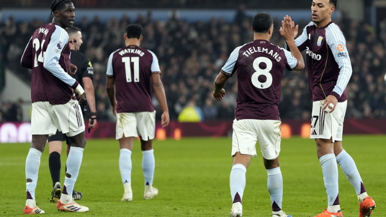 Το απίστευτο τρολάρισμα της Άστον Βίλα σε οπαδό της Μάντσεστερ Γιουνάιτεντ