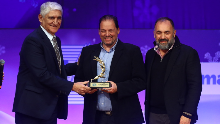 Προπονητής της χρονιάς στην Ελλάδα ο Χάρης Παυλίδης: Δεν το πιστεύω ότι παίρνω το βραβείο από τον Παναγιώτη Γιαννάκη 