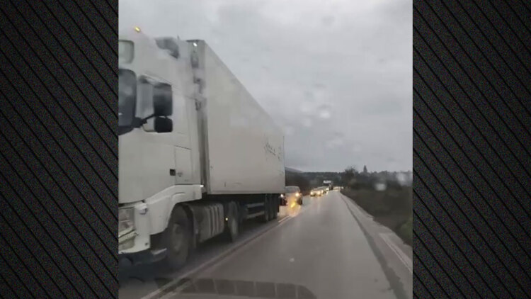 Μπλόκα των αγροτών: Έντονα κυκλοφοριακά προβλήματα στον άξονα Θήβα – Λιβαδειά, δείτε βίντεο