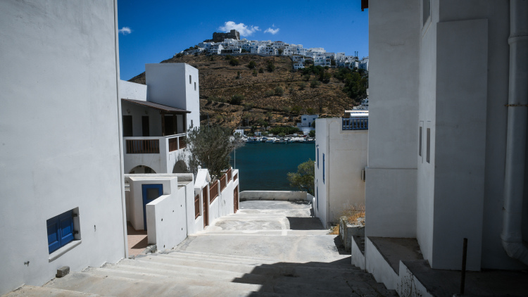 Τρία ενοίκια δώρο το 2026 για 50.000 εκπαιδευτικούς, ιατρούς και νοσηλευτές στην Περιφέρεια
