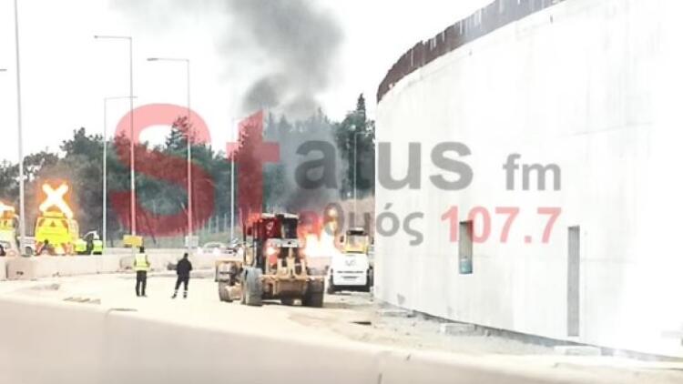 Φωτιά σε όχημα στην περιφερειακή οδό της Θεσσαλονίκης, δείτε βίντεο
