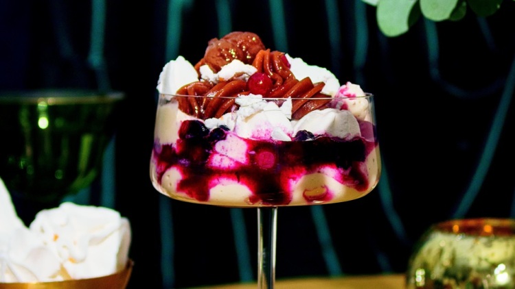 Mont Blanc πάβλοβα σε ποτήρι