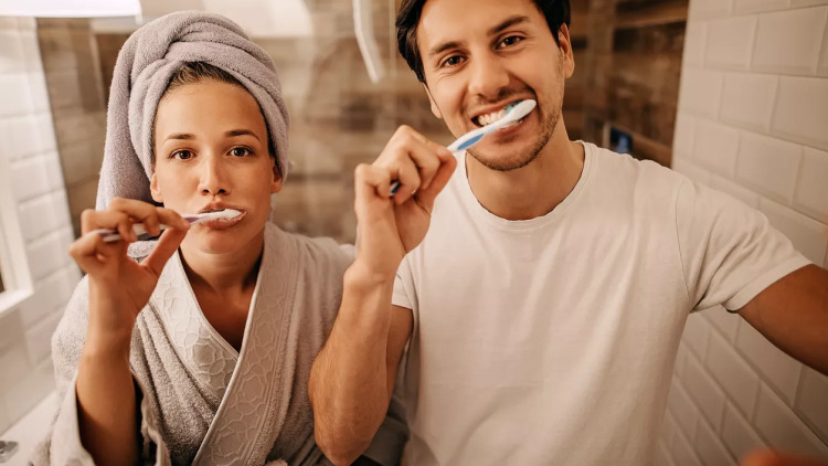 3 αξεσουάρ του μπάνιου που δεν πρέπει να μοιραζόμαστε με ξένους
