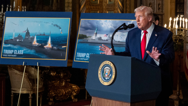 Ο Τραμπ ανήγγειλε τη ναυπήγηση νέας κλάσης πολεμικών πλοίων που θα φέρει το όνομά του, δείτε βίντεο