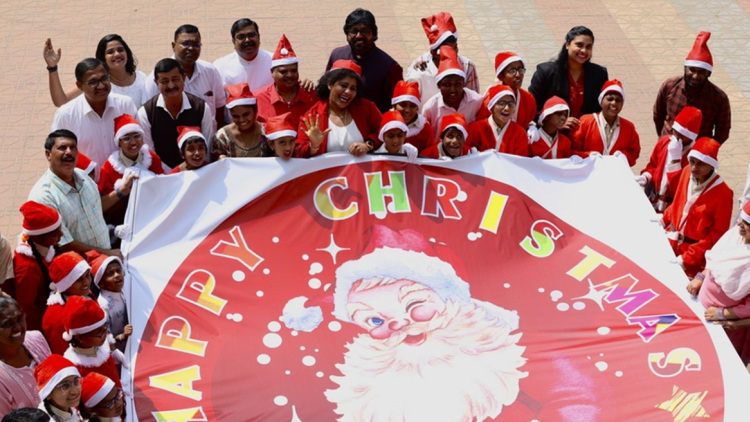 Εκεί που ο χριστιανισμός διώκεται ακόμα: Αποκεφαλισμοί στη Μοζαμβίκη, ανήλικες σκλάβες του σεξ στο ψευδοκράτος, καίνε εκκλησίες στη Νιγηρία, βιασμοί στο Πακιστάν