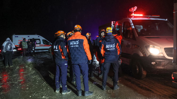 Εξέπεμψε SOS, ζήτησε επείγουσα προσγείωση και συνετρίβη το αεροσκάφος που μετέφερε τον αρχηγό του Γενικού Επιτελείου της Λιβύης
