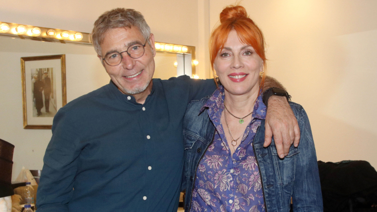 Σμαράγδα Καρύδη - Θοδωρής Αθερίδης: 23 χρόνια μαζί στη ζωή, στη σκηνή και στην οθόνη, το άλμπουμ της κοινής τους διαδρομής