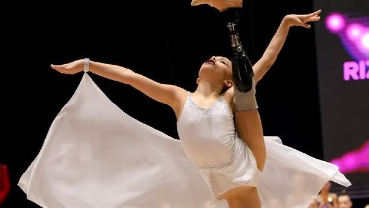 Ουκρανία: Στα 7 της έχασε το πόδι της σε πυραυλική επίθεση – Εχθές κέρδισε μετάλλιο στην ενόργανη