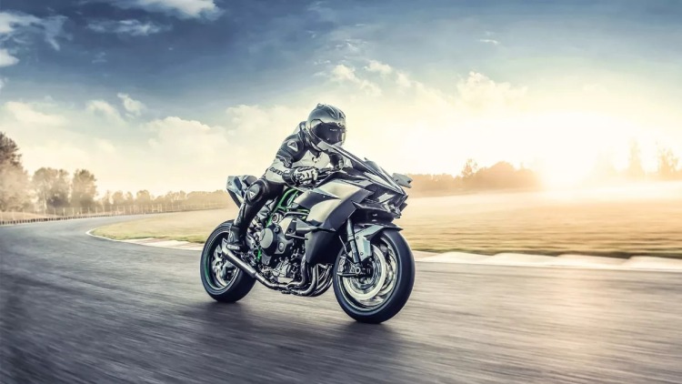 Οι 10+1 πιο δυνατές μοτοσικλέτες που μπορείς να αγοράσεις
