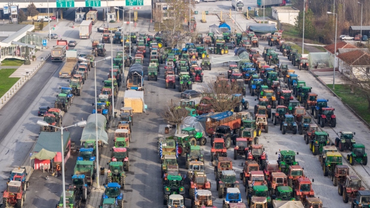 Σε θέση μάχης αγρότες και κτηνοτρόφοι: Αποφάσεις για νέα μπλόκα και αποκλεισμούς τελωνείων μετά τα Χριστούγεννα