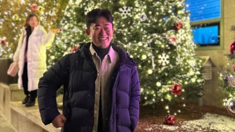 Βορειοκορεάτης αποκαλύπτει πώς είναι να κάνεις Χριστούγεννα σε μια χώρα που απαγορεύονται 