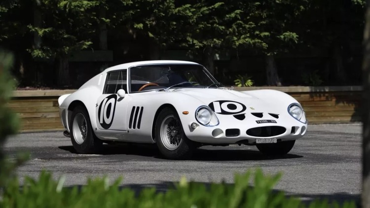 Στο σφυρί η ακριβότερη Ferrari όλων των εποχών - Πόσο θα πουληθεί;
