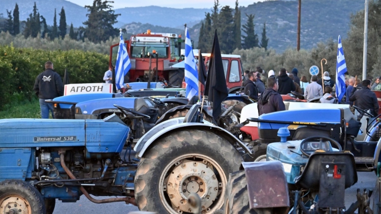 Υπουργείο Αγροτικής Ανάπτυξης: Οι αγρότες της Κορινθίας παρέδωσαν φάκελο με αιτήματα στον Τσιάρα