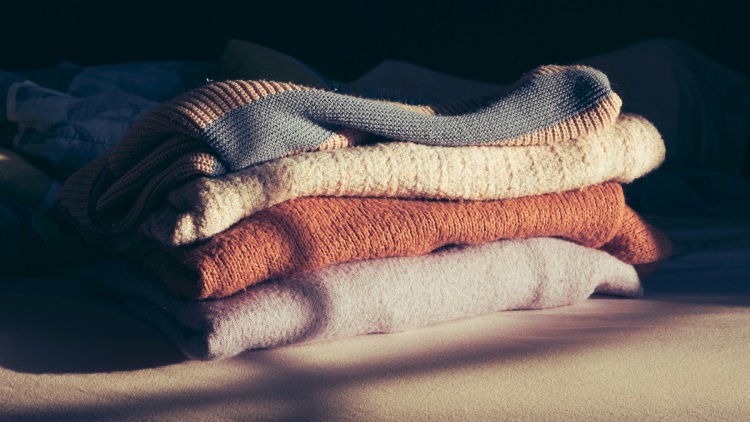 Τόσα χρόνια διπλώνουμε τα ρούχα μας με λάθος τρόπο (βίντεο)
