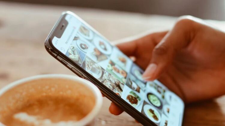 Μήπως έχουμε ξεκινήσει να ξεπερνάμε τα social media;
