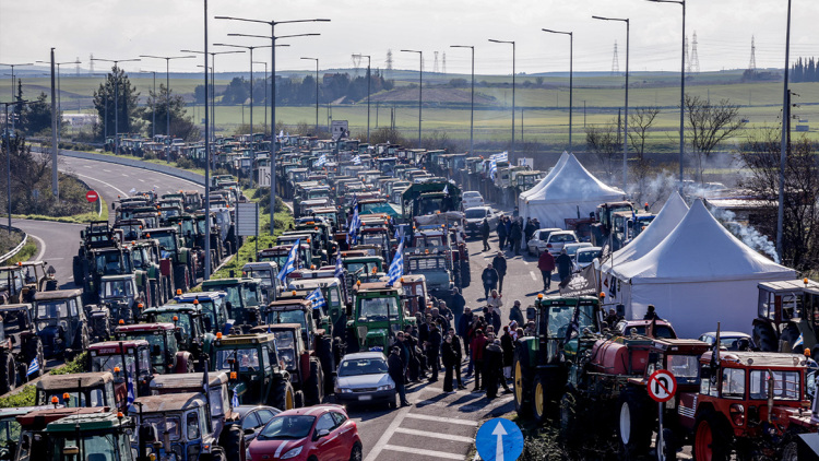 Διχασμός στο ενιαίο μέτωπο των αγροτών: Ποια μπλόκα καλούν σε σύμπλευση για διάλογο με την κυβέρνηση, τι δηλώνουν οι συνδικαλιστές - Βίντεο