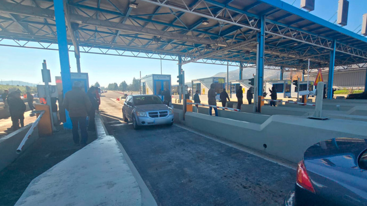 Πού έχει μπλόκα, κλιμακώνουν οι αγρότες τις κινητοποιήσεις πριν την Πρωτοχρονιά παρά το πρώτο ρήγμα
