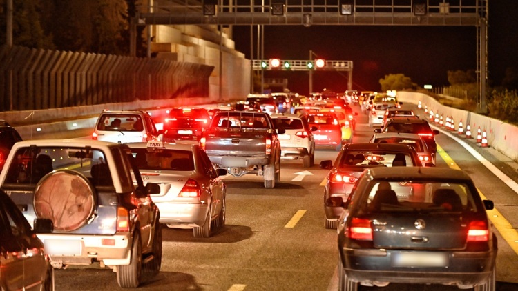 Καραμπόλα έξι οχημάτων στην Αθηνών - Κορίνθου στο ύψος το Μεγάρων