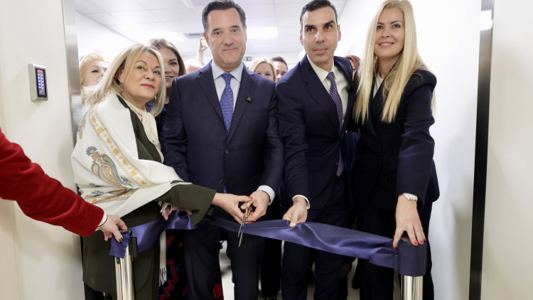 Η συμμορία της μιζέριας καλούσε σε διαμαρτυρία στο Έλενα Βενιζέλου και μαζεύτηκαν πέντε, τους κέρασα μελομακάρονα, λέει ο Γεωργιάδης