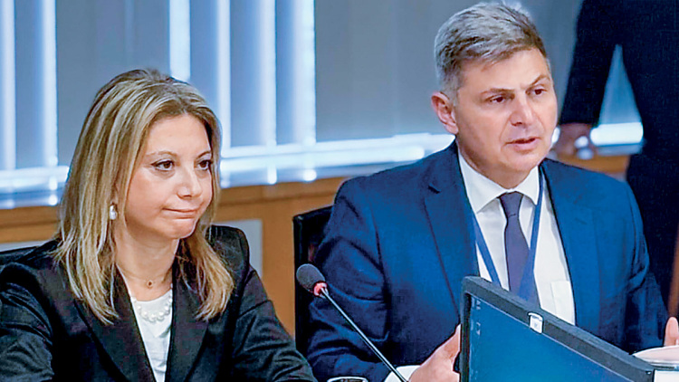 Κόμμα Καρυστιανού: Το αίνιγμα του αρχηγού και στο βάθος Φαραντούρης, οι προγραμματικοί άξονες του κινήματος
