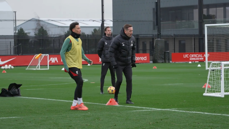Λίβερπουλ: Απολύθηκε ο βοηθός του Σλοτ που είναι υπεύθυνος για τις στημένες φάσεις