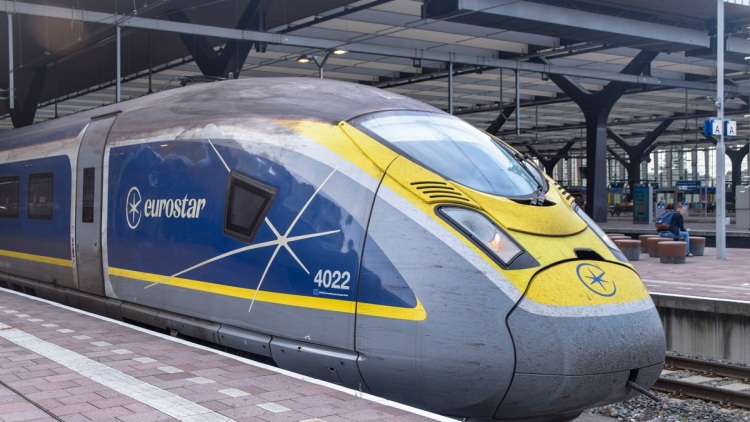 Ακυρώσεις και καθυστερήσεις στα δρομολόγια των τρένων της Eurostar λόγω σοβαρών προβλημάτων στο τούνελ της Μάγχης 
