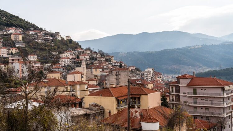 Ταξίδι στο Καρπενήσι του χειμώνα: Ένας οδηγός εμπειριών για όλους