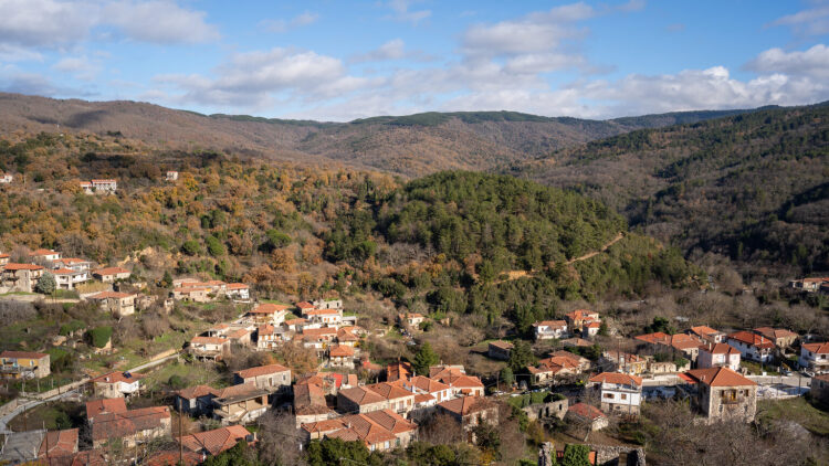 Οικογενειακή απόδραση στις Καρυές Λακωνίας
