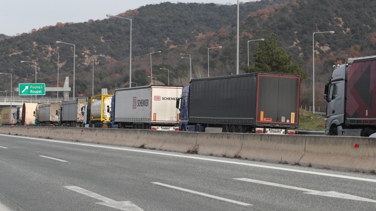 Άνοιξε τα ξημερώματα ο Προμαχώνας, πέρασαν πάνω από 1.000 νταλίκες - Χωρίς αποκλεισμούς η Στερεά Ελλάδα, ρυθμίσεις στη Νίκαια