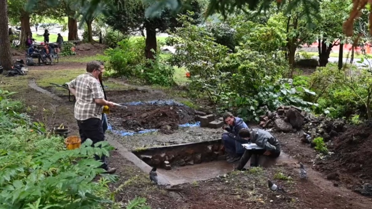 Πώς ένα παλιό περιτύλιγμα σοκολάτας έλυσε ένα αρχαιολογικό μυστήριο, δείτε βίντεο