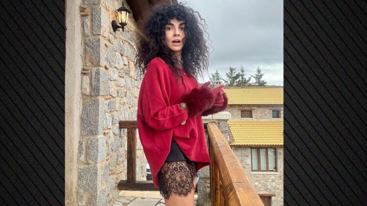 Η Μαρία Σολωμού κάνει διακοπές στον Παρνασσό, δείτε φωτογραφίες
