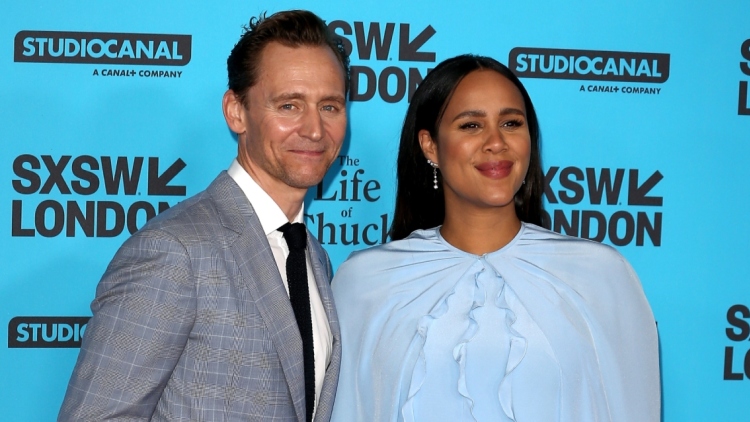 O Τομ Χίντλστον και η Ζάουι Άστον υποδέχτηκαν το δεύτερο παιδί τους