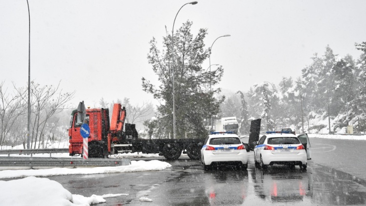 Ισχυρή ψυχρή εισβολή φέρνει κρύο και χιόνια με νιφάδες ακόμα και στην Αττική: Οι προβλέψεις Κολυδά, Καλλιάνου και Λαγουβάρδου