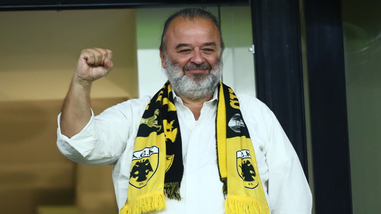 Ηλιόπουλος: «Αν ο Ολυμπιακός έχει παράπονα από την διαιτησία, η ΑΕΚ πρέπει να βγει με τις σημαίες στο Σύνταγμα»