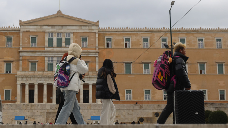 Πρωτοχρονιά με τσουχτερό κρύο: Στους 2 βαθμούς η θερμοκρασία στην Αττική, σε ποιες περιοχές της χώρας θα χιονίσει