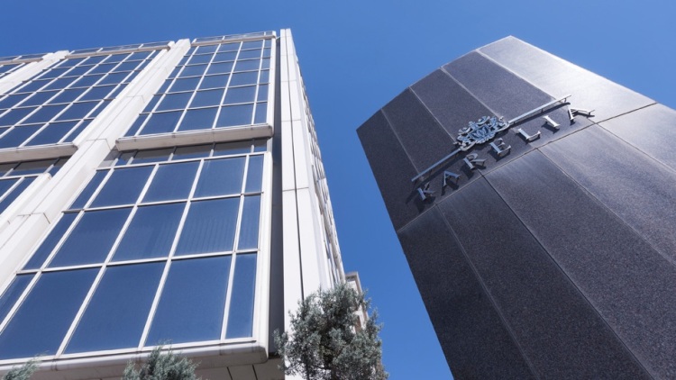 Φόρους €735,5 εκατ. και ασφαλιστικές εισφορές άνω των €7,7 εκατ. πλήρωσε η καπνοβιομηχανία Καρέλια το 2025