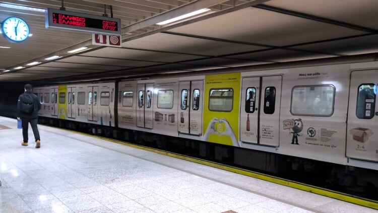 Πώς θα κινηθούν τα ΜΜΜ την παραμονή Πρωτοχρονιάς, δείτε τα τελευταία δρομολόγια σε Μετρό και Τραμ