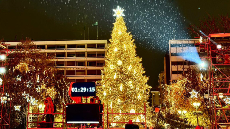 Με χιονόνερο οι εκδηλώσεις για την Παραμονή της Πρωτοχρονιάς, δείτε live από Σύνταγμα 