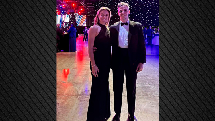 Πρόταση γάμου στη Μαρία Σάκκαρη έκανε ο Κωνσταντίνος Μητσοτάκης, δείτε το βίντεο με το δαχτυλίδι αρραβώνων στο αριστερό