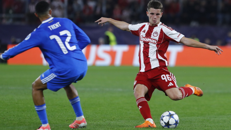 Ύμνοι της Daily Mail για τον Μουζακίτη: Θυμίζει τον Βεράτι, λίγοι παίκτες στην ηλικία του ελέγχουν τον ρυθμό ενός αγώνα 