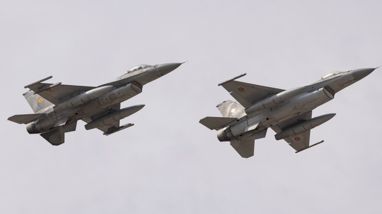 Η Ρουμανία «σήκωσε» δύο F-16 μετά τον εντοπισμό ρωσικών drones κοντά στα σύνορα με την Ουκρανία
