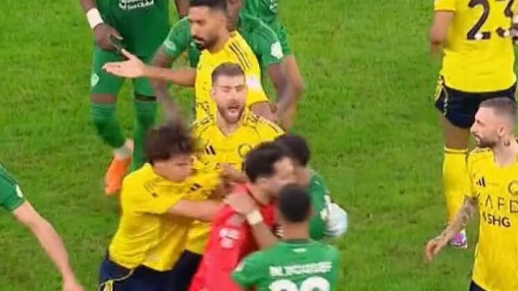 Ήρθαν στα χέρια στη Σαουδική Αραβία: Δέχτηκε χαστούκι ο Ζοάο Φέλιξ, πρώτη ήττα για την Αλ Νασρ, δείτε βίντεο
